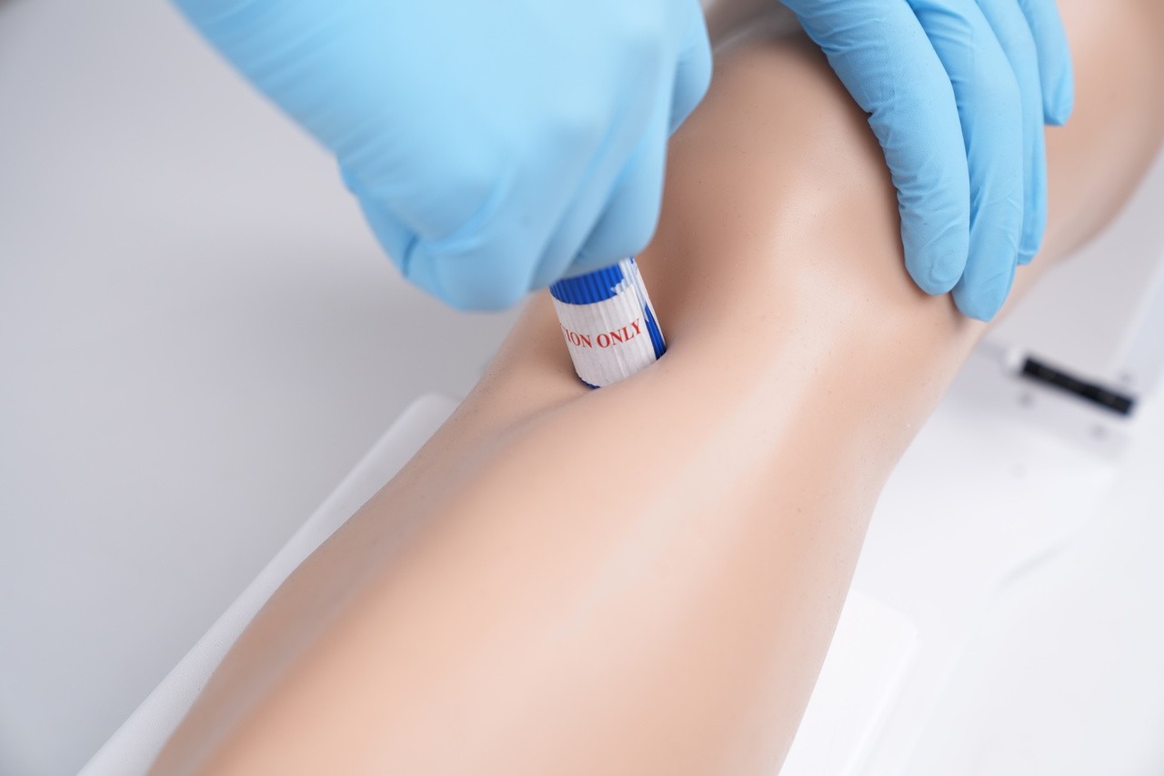 Anatomy Lab Adult Tibial Puncture Leg with Stand - Demo View