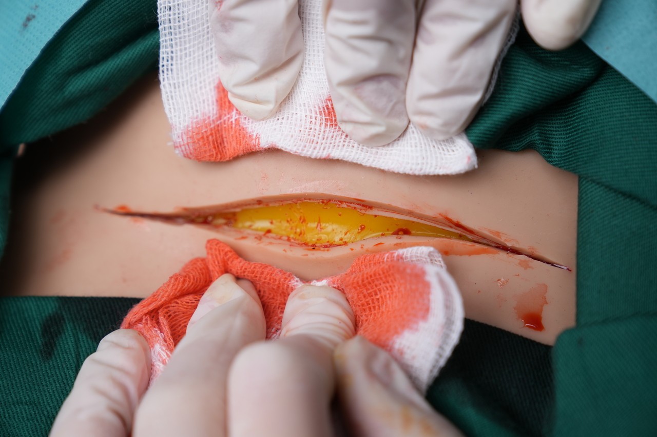 Anatomy Lab Wearable C-Section Simulator - Skin Incision